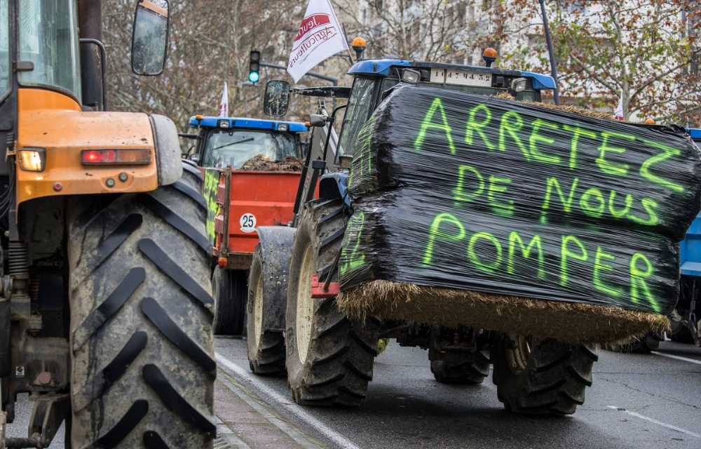 1200x768_demonstration-of-frsea-and-young-farmers-ja-in-the-city-center-of-toulouse-in-the-south-of-france-who-are-mobilizing-to-demand-a-global-plan-for-occitan-agriculture-and-intend-to-challenge-th