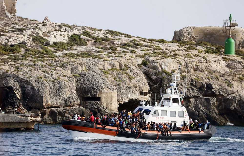 1200x768_mandatory-credit-photo-by-cecilia-fabiano-la-presse-shutterstock-14107641b-lampedusa-italy-news-migrants-humanitarian-emergency-on-the-island-of-lampedusa-new-arrival-of-190-migrants-from-gha